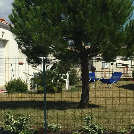 Maison Familiale A Longeville-sur-mer, Proche Et Commerces, Terrasse Et Jardin Cloture - Fr-1-336-78 * לונגוויל-סור-מר