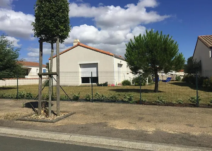 בית נופש Maison Familiale A Longeville-sur-mer, Proche Et Commerces, Terrasse Et Jardin Cloture - Fr-1-336-78 לונגוויל-סור-מר