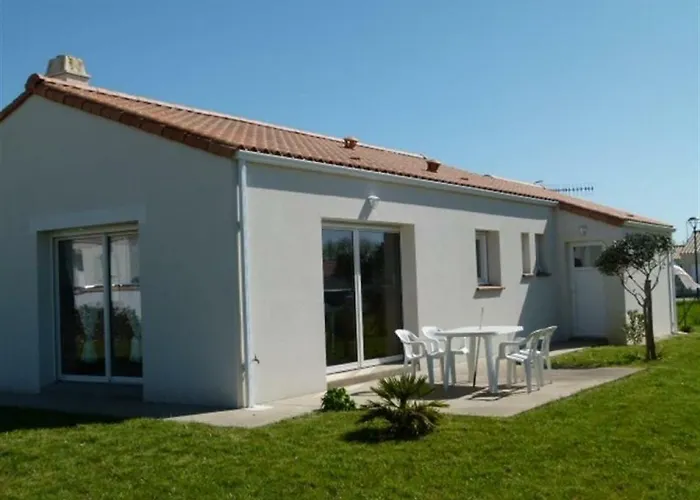 Maison Familiale A Longeville-sur-mer, Proche Et Commerces, Terrasse Et Jardin Cloture - Fr-1-336-78 בית נופש *